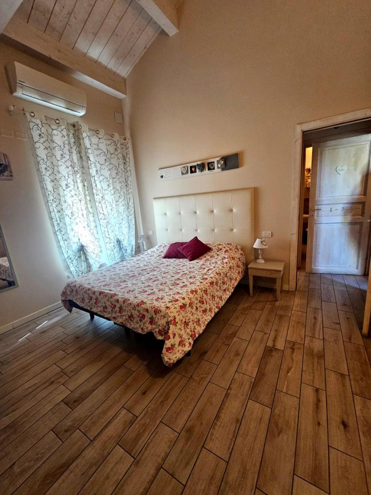 Luna City Ravenna Bilik gambar